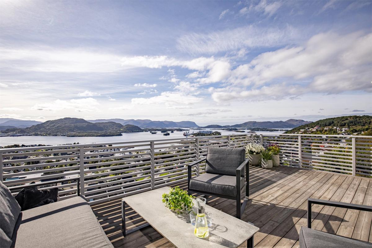 Storegjerdet 11, ULSTEINVIK